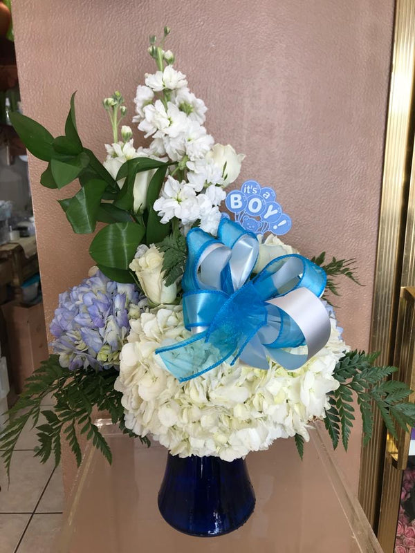 GLW095 - WHITE AND BLUE HYDRANGEAS MIX (with Ornament and Bow)