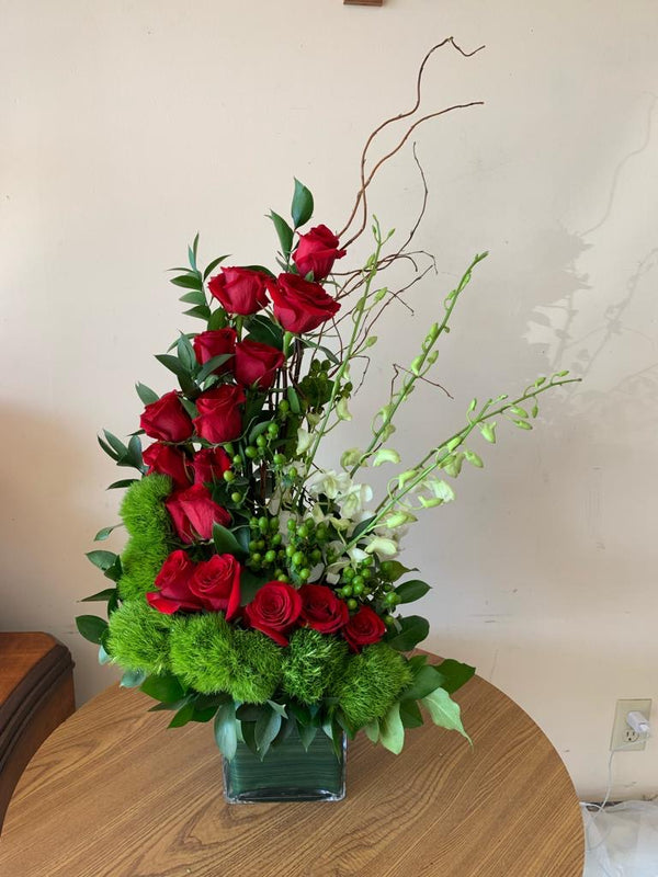 GLW127 - SPIRAL ROSES, DENDROBIUM ORCHIDS AND GREENERY