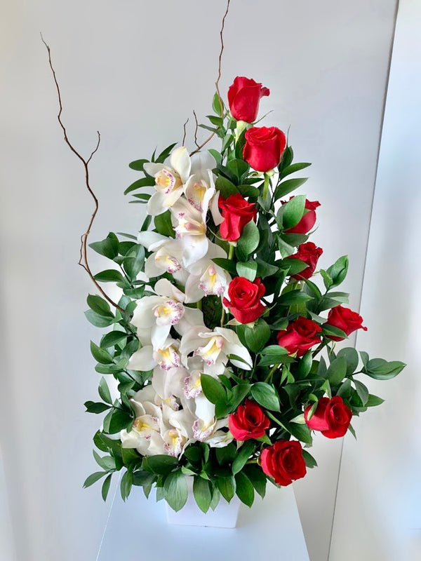 GLW141 - RED ROSES AND WHITE ORCHIDS